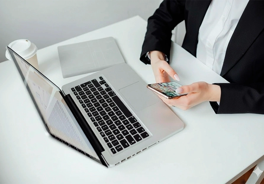 Email certificado para comunicar cambios en políticas internas y normativas a empleados