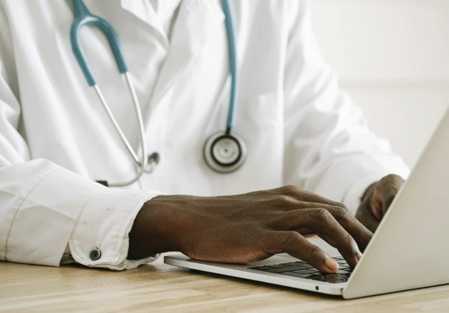 Implementar email certificado en la industria de la salud